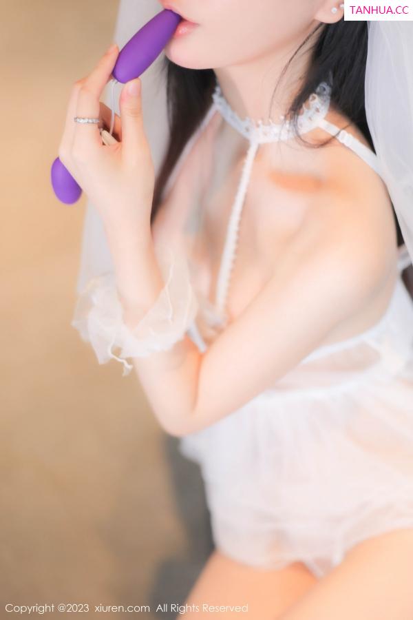   [XiuRen]高清写真图 2023.07.31 No.7165 幼幼 婚纱丝袜第21张图片